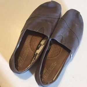 Tom’s Slip on Flats